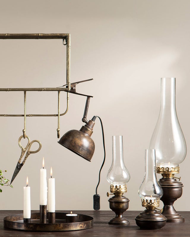 Klipsuvaialsimen saa kiinnitetty&auml; juuri sinne miss&auml; valoa tarvitsee.