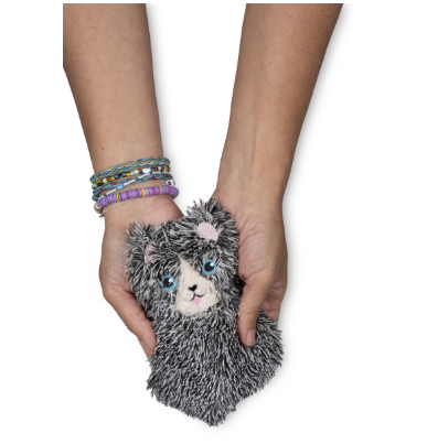 Pehme&auml; kissa tuoksuu hennosti laventelilta