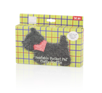 Skotlanninterrieri taskukamu asuu kivassa laatikossa.