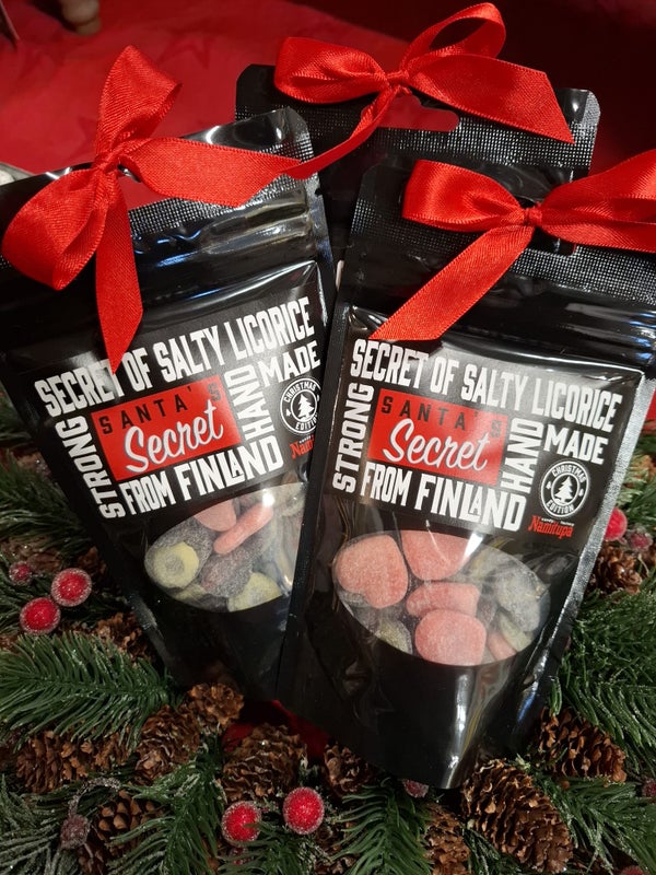 Suomalainen Sanras secret salmiakkimix on glykyrritsiinivapaa herkku.