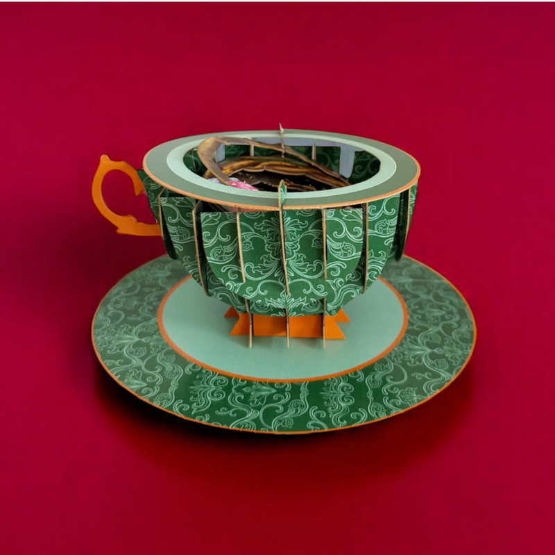 Teekuppi 3D Pop up -kortti Pieni tytt&ouml;nen