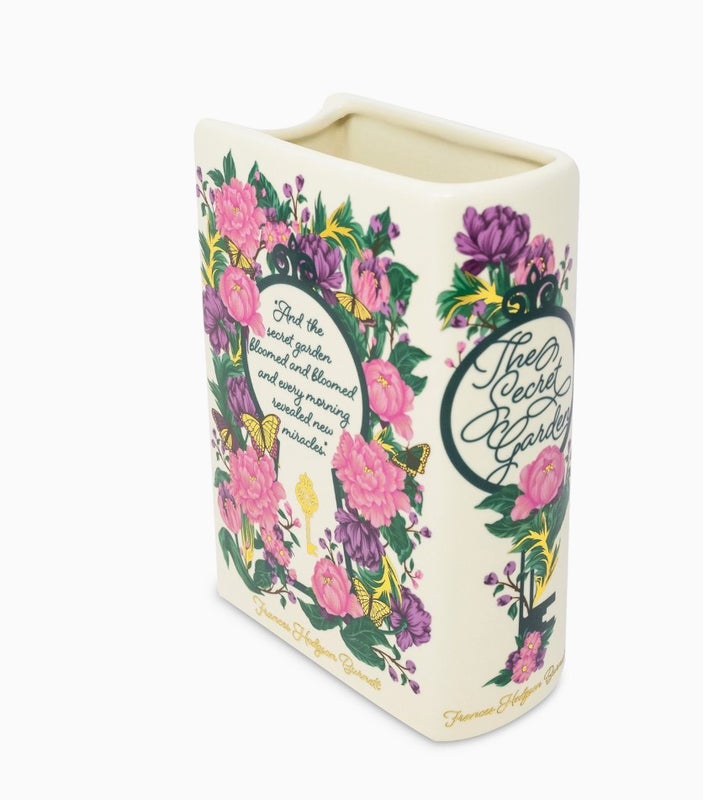 Salainen puutarha kirjamaljakko.